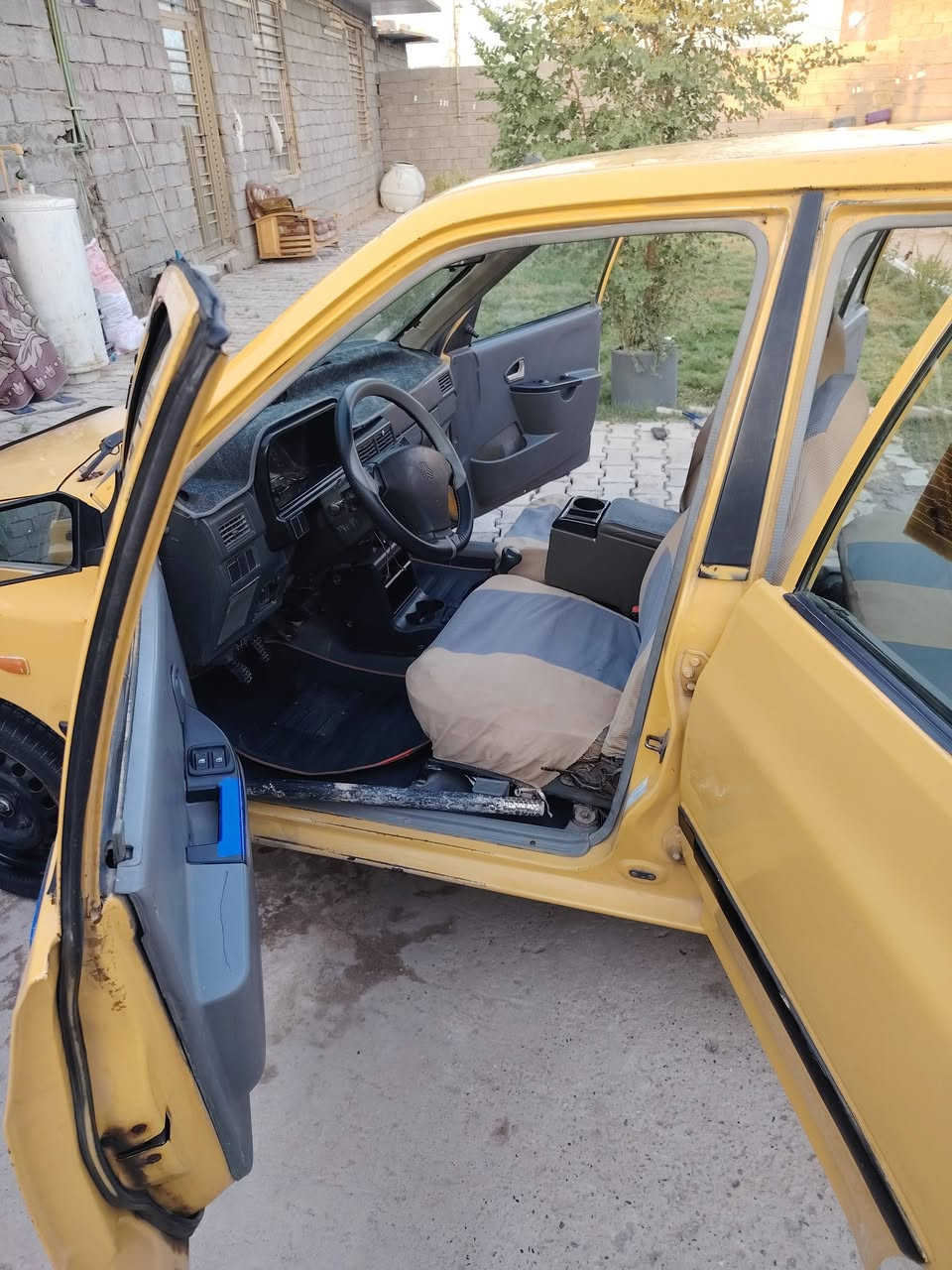 سايبا للبيع مصفره هيه وغرامات كير ومكينه كفاله  وحداديه تخم تاير شواصيها مكفولات رقم نكليزي موديل
الموقع بغداد حي البتول 2011 السعر 27 ورقه الستفسار التصال ع رقم الهاتف ***********

