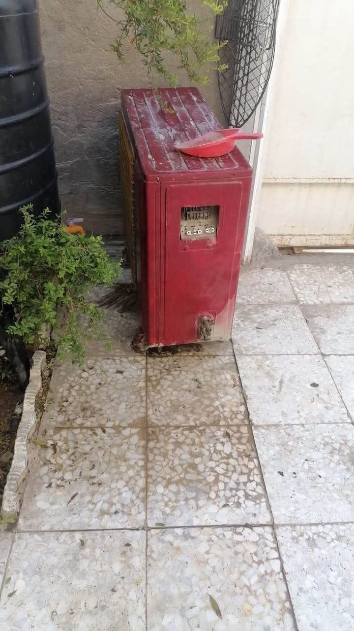 من رخصة الادمن غراض للبيع بسعر مناسب كلمن وسعرة تواصل اتصال *********** وعندي قلايات كنتاكي امريكي
