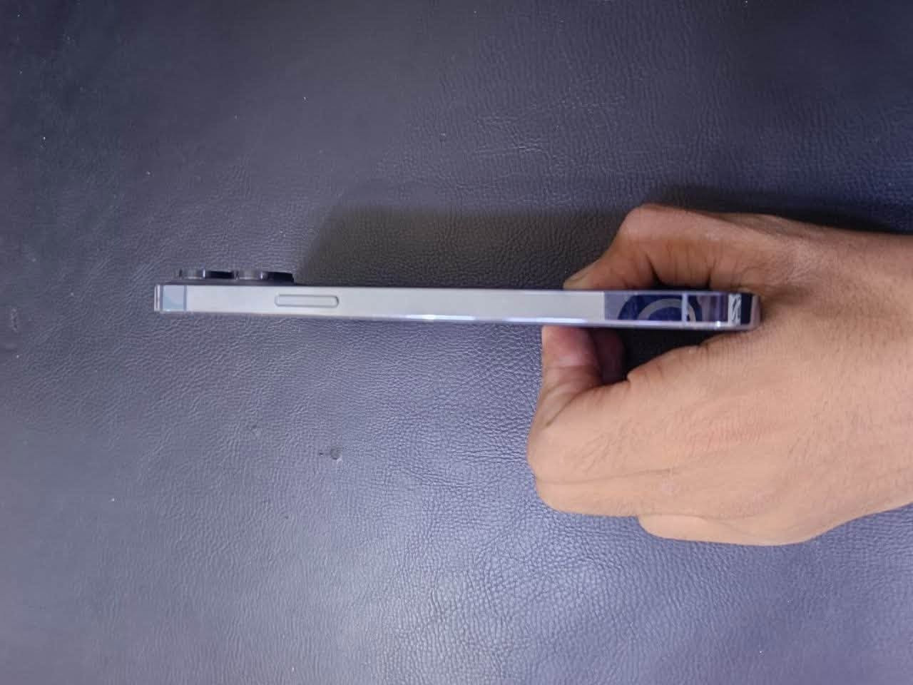 السلام عليكم.
من رخصت الادمن. 

ايفون 13 برو ماكس شرق اوسط AAA  ذاكرة 256بطارية 🔋 81

شرط الجهاز مامفتوح تروح تفحص وين ميعجبك 

 بس الكامرة تقرة غير معروفة بسبب التحديث 

 ارجع وكلك الجهاذ وتر بروف تفحص وين ميعجبك 

 

السعر 725 وبي مجال 

مكان نجف 

الرقم ***********

