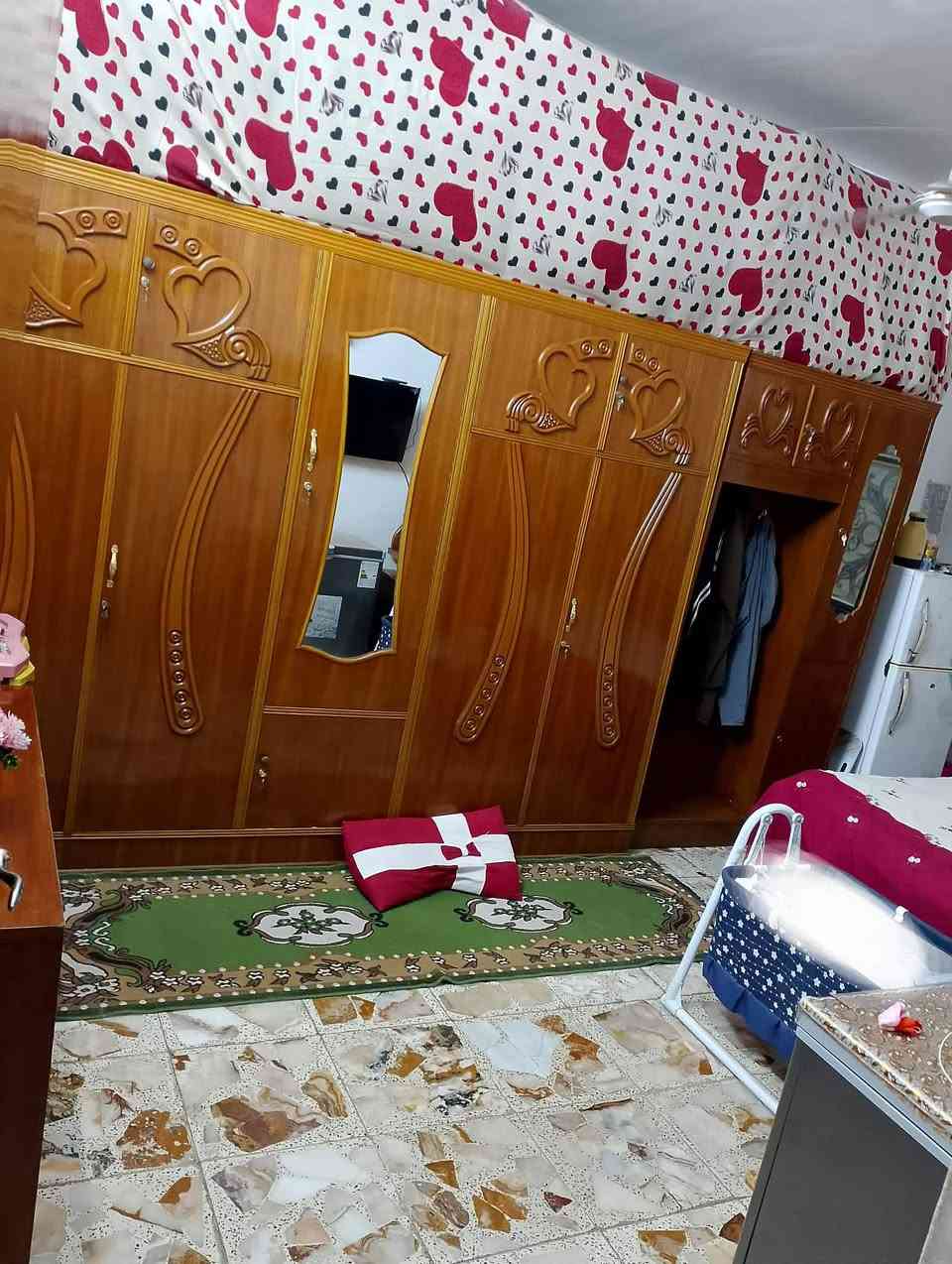 سلام عليكم عقار اللبيع مساحه 200متر يحتو علئ غرف نوم عدد2
صاله مطبخ ستقبال مجمع صحيات بناء درجه اوله طابوك جموهوري صب اساس 3رباطات صطح شتيكر الطفيلي درجه اوله ماء كهرباء موالد ذهبي مدارس عدد 2 تبليط
العنوان الكوفه الصوب الصغير منطقة البو نعمان عمود 20قرب مدرسة المقداد البتدائيه بيع مستعجل محتاج السعر 50وبيه مجال رقم الهاتف ***********

