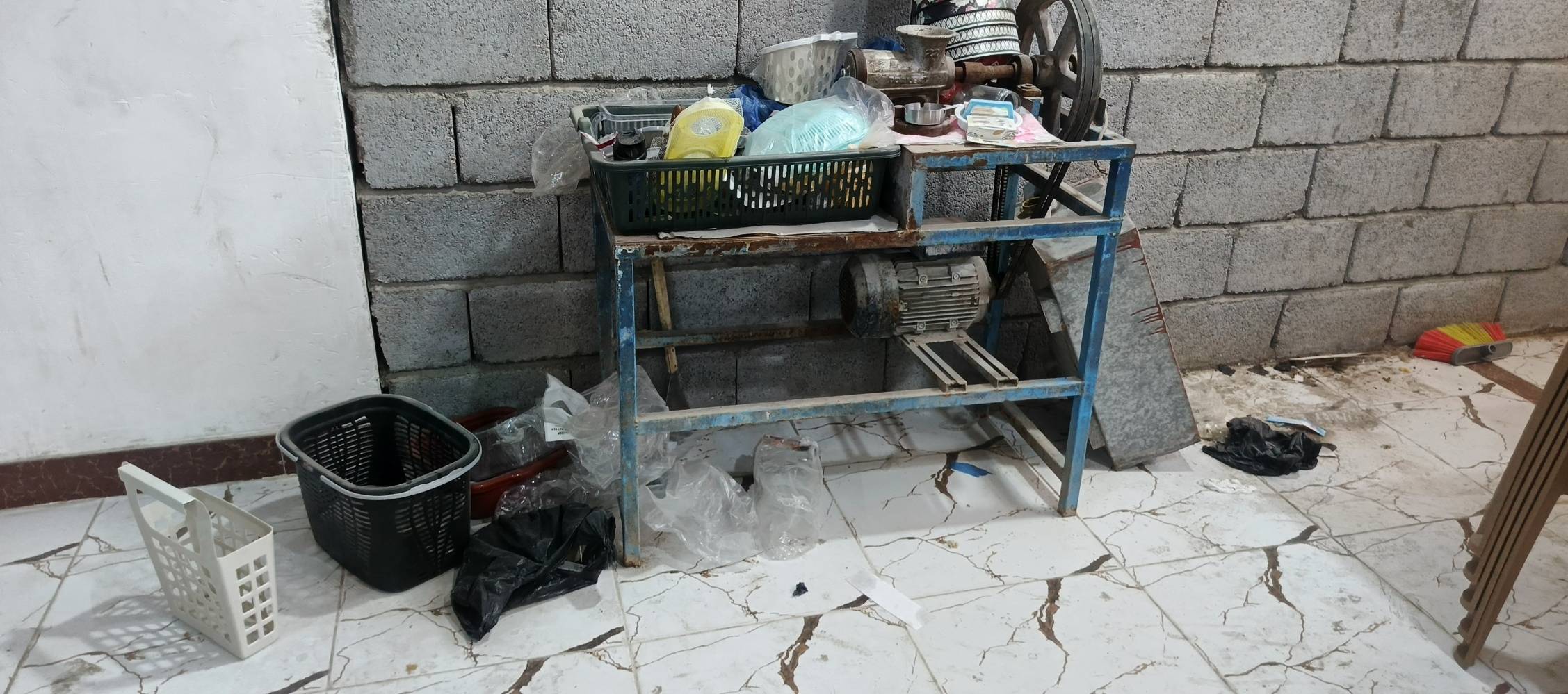 غراض مطعم • للبيع • سعر تفاوضي