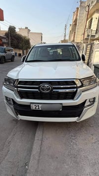 لاندكروز للبيع 2016  V8 بيع او مراوس حسب القناعة     رقم سليمانية ماشي...