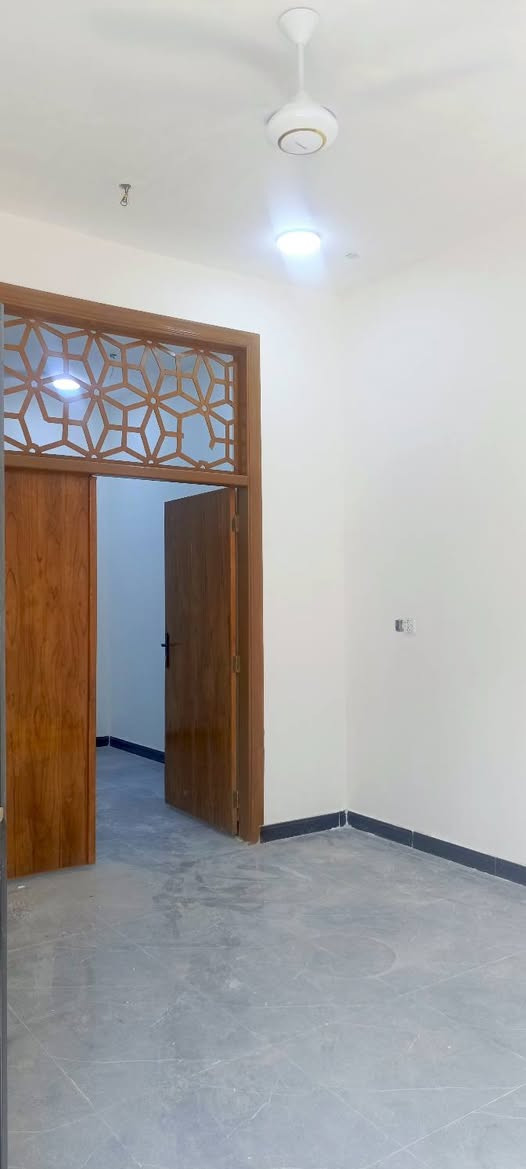 💎بيت للبيع بناء حديث 💎
🔸 طابو زراعي عراقي 
📝نسخه من الطابو + وكاله
⭕تتكاتب مع صاحب الارض مباشر

🗺️#الموقع
 البصره ابي الخصيب ابو كوصره
🔹المساحه 120M²

🌼يتكون من
2غرفتين
▫️ صاله 
▪️ديوانيه 
🏺مطبخ 
🧩طارمه
🛞كراج
🚾صحيات(داخلي و خارجي)
💸#السعر 61 مليون قابل للتفاوض
▫️▪️▫️▪️▫️▪️▫️▪️▫️▪️
 واتساب
💯كافه الخدمات متوفره
⭕ موقع مميز  
▪️مدارس قريبه
▫️ماء حلو كهرباء اناره
▪️شوارع مبلطه
✔️باقي التفاصيل 🔑
*********** البصرة, العراق
