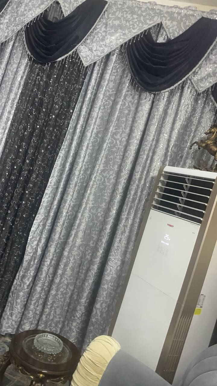 ستائر • عرض ٨م • مقاعد ٢٠