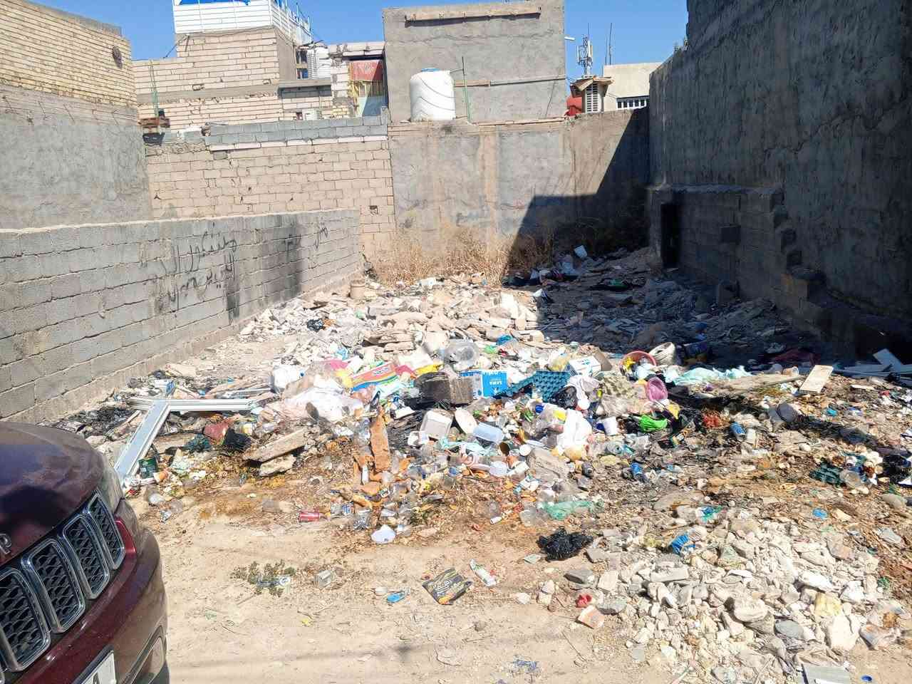سلام عليكم قطعه للبيع المساحه170 متر مدخل الاول بكنطرة السلام شارع المدرسي مدخل الثاني شارع الحولي  السعر 74 وبيها مجال باقي التفاصيل الاتصال على رقم الهاتف ***********
