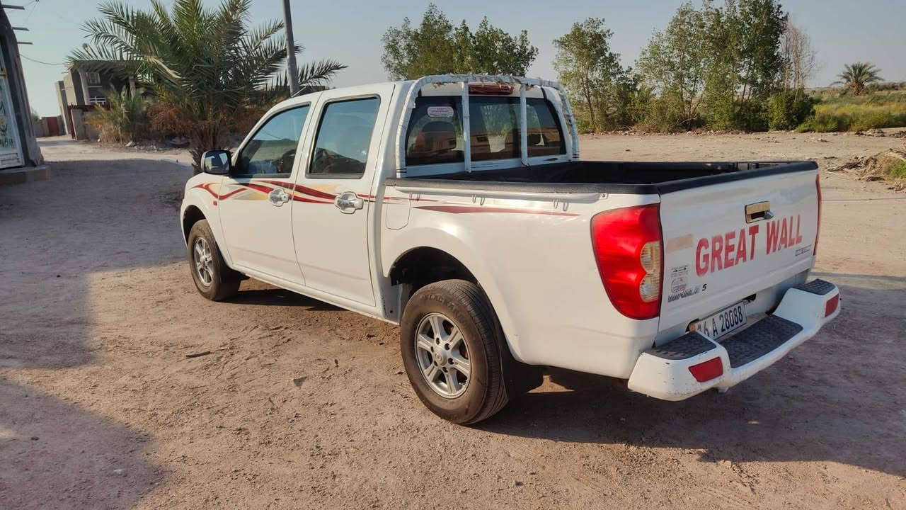 للبيع كريت ول موديل 19 رقم قادسية نكليزي سنوية مجددة لل30 بأسمي مداور ثاني يوم مواصفات سيارة مكفولة من كلشي ماعدى بارد قليل تخم تاير جديد تبريد ثلج صدرجديد سياره ماناقصة اي شي السعر 90 وبيها مجال بسيط للشراي مكان السماوة   للاستفسار ***********

