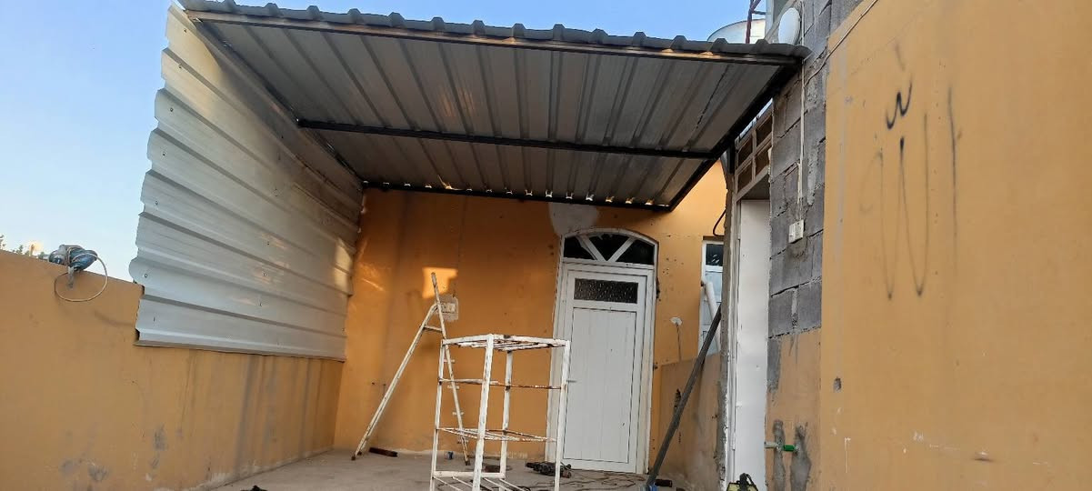 سقيفة سطح • كهربائي • حداد