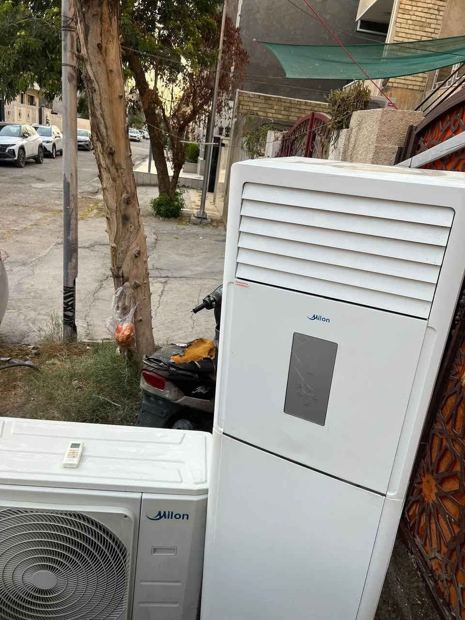 السلام وعليكم اخوان للبيع سبلت ميلون شركة ميديا 3 طن الحديث كامل مكمل دبل راديتر  نضافه 95/100 موديل2023 كفاله عامه من فتحت البرغي (ماطور T3)
تبريد ثلج ❄️☃️🧊 تدفئه  🔥🐦‍🔥❤️‍🔥 غازه 410 مقفول بي كامل مكمل مالت الشركه كفاله عامه من فتحت البرغي 
ملاحضه اخوان السبلت مو انفيرتر عادي 
السبلت مغسول وجاهز عليك بس تشده تبريده ثلج 
بواري + ريمونت +وايرات  قوة الدفع 10 متر 
بعد معروف سبلت الميلون بدفعه وتبريده القوي السبلت مشتغل موسم واحد فقط الراديترات صفر موس
السعر 725 وبي مجال بسيط 
شارع فلسطين ***********
