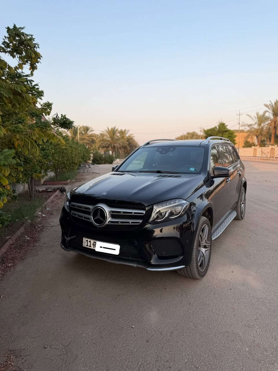 مارسدس. ٢٠١٨ gls/500 مكفوله كفاله عامه
رقم بغداد باسمي مميز
ماشيه ١٣٥ 
سياره جديده فول مواصفات للأخير 
تخم تاير حداديه كير محرك كله مكفول 
بنوراما 
ابواب شفط
كشنات جلد كهرباء 
بردات خلفيه
كامره خلفيه 
خمس بصمات 

السعر ٤٣٠٠٠$ وبيه مجال موجوده بالحله 
***********
