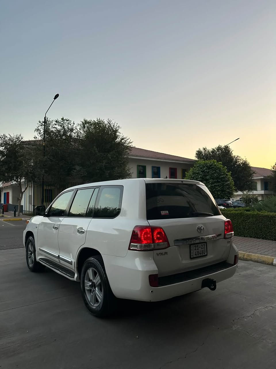 وەنەوشە ٢٠٠٩ دوبەی ساخ  مەکینە v8. مەرخوب٤.٧٠٠ فول مواسەفات (سلاید-ئۆتۆماتیک -دەبل ئەکسل -حاسە -کامیرە )گیرو مەکینە و دەبل ئەکسل و تەبرید و هەموگیانئ بەشەرت تابلیت سەیارەیەکی جوان و بی مەسروفە بی دەعم و بی لیدران تەنها ٣پارچەی پەمپە سعری ١٦٥ گەڵاو مەجالیکی کەم لە سلیمانیم***********
