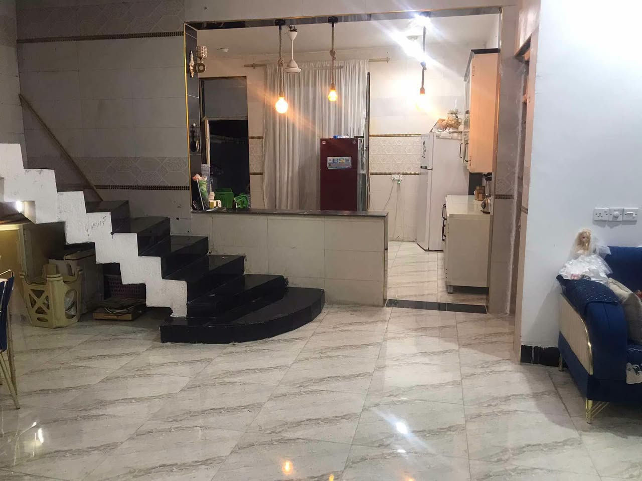 بيت طابو زراعي سند ٢٥ مساحتة ٣٢٠م خلف كوفي الزعيم يحتوي ع غرفتين نوم وصالة واستقبال ومطبخ وصحيات بناء طابوك وسكف صب واساس صب قرب البوابة 
للأستفسار ***********
*********** او مراجعة مكتب أمتار للعقار
