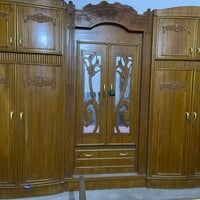 غرف نوم • ٦ أبواب • زان