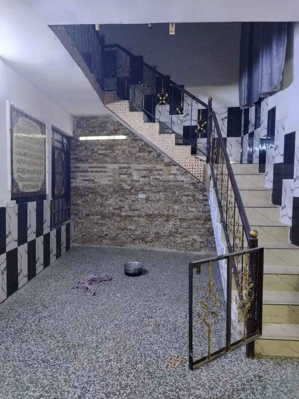 بيت للبيع دور صحه ثانيه 200متر
مستعجل علا بيعته ***********
