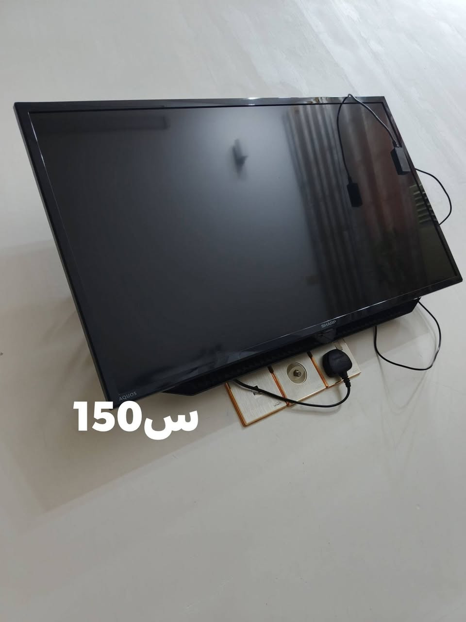 ***********

نص مكتوب في الصور:
- ميز طعام يحتوي على6 مقاعد السعر600 الف
- س 450 الف
- 150 س