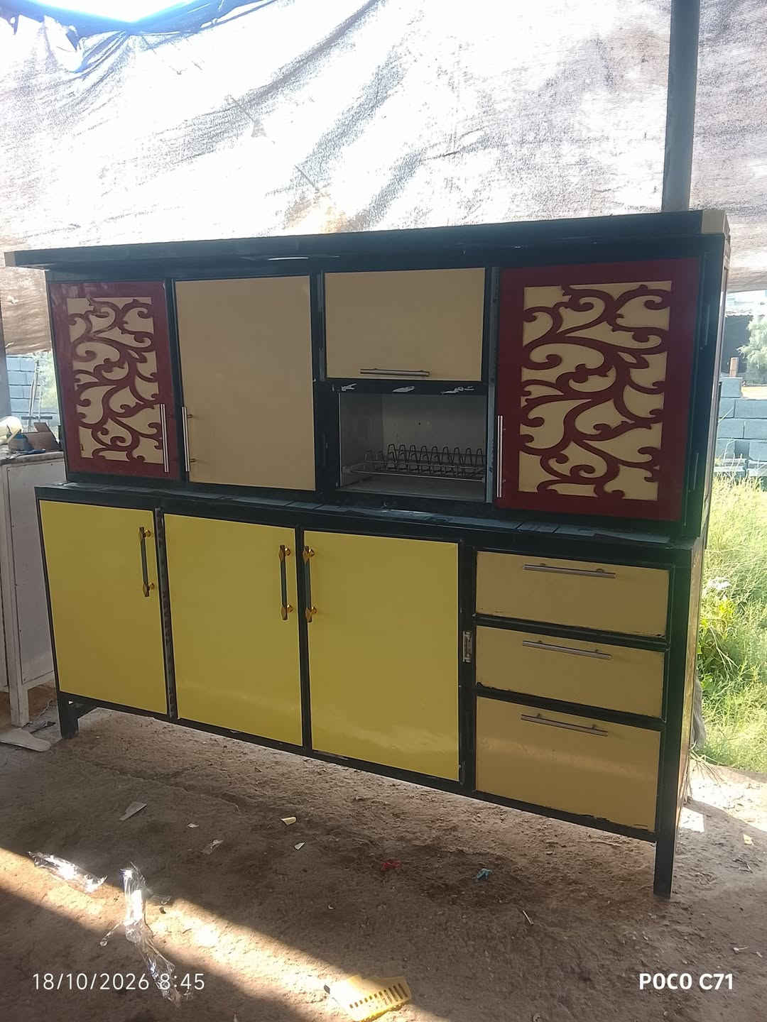 مترين • بوفيه • POCO C71