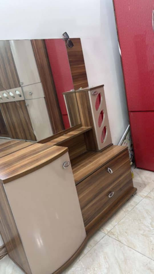 السلام عليكم غرفه نوم للبيع مال بيت كلش نضيفه معا دوشك سعرها 275 اتصال ***********
