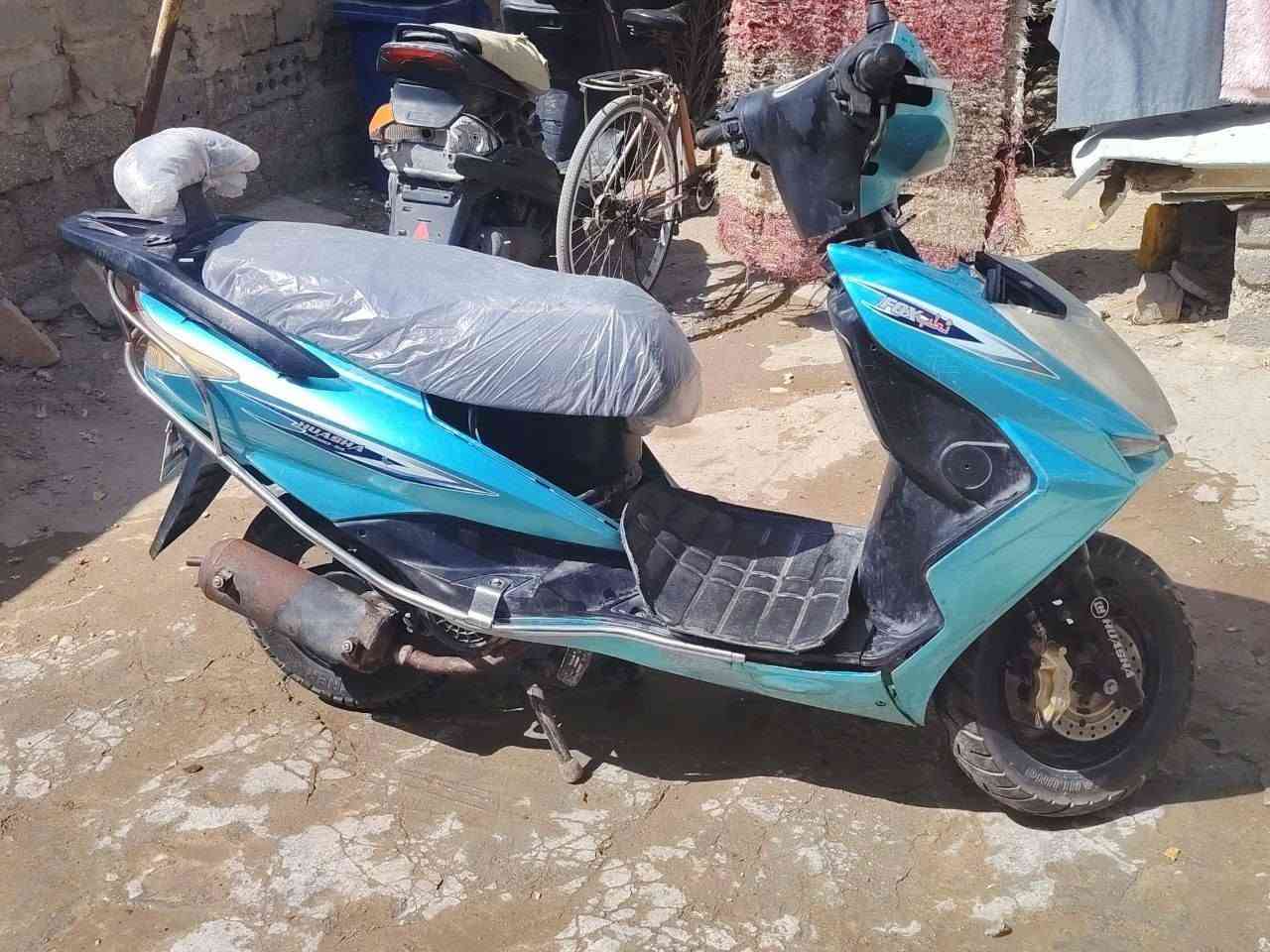 درجة سكنس للبيع محرك مجفت كلة جديد كهربائيات كلة شغال على الشركة تايرات جدد نكرة سلف دراجة خير من الله بس الكفر الأمامي مكسور موضح بالصورة السعر قفل قفل ١٧٥ الف مكان ديوانية دغارة ***********
