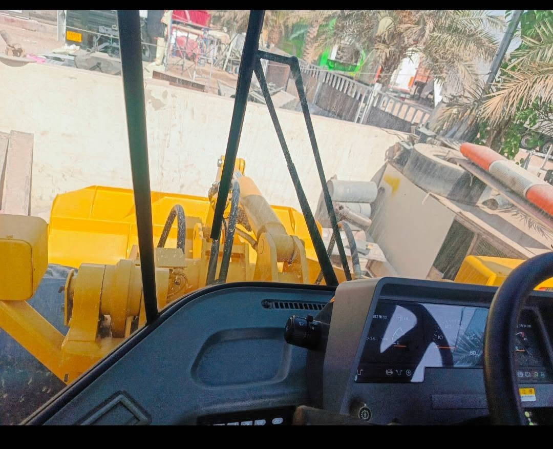 شفل كوماتسو حجم 100
دخول جديد رقم نجف 

نضافه 95 بالميه 

تحويل ثاني يوم 
4سلندر محرك كمنز 
مكينه نضيفه جدا 

***********

