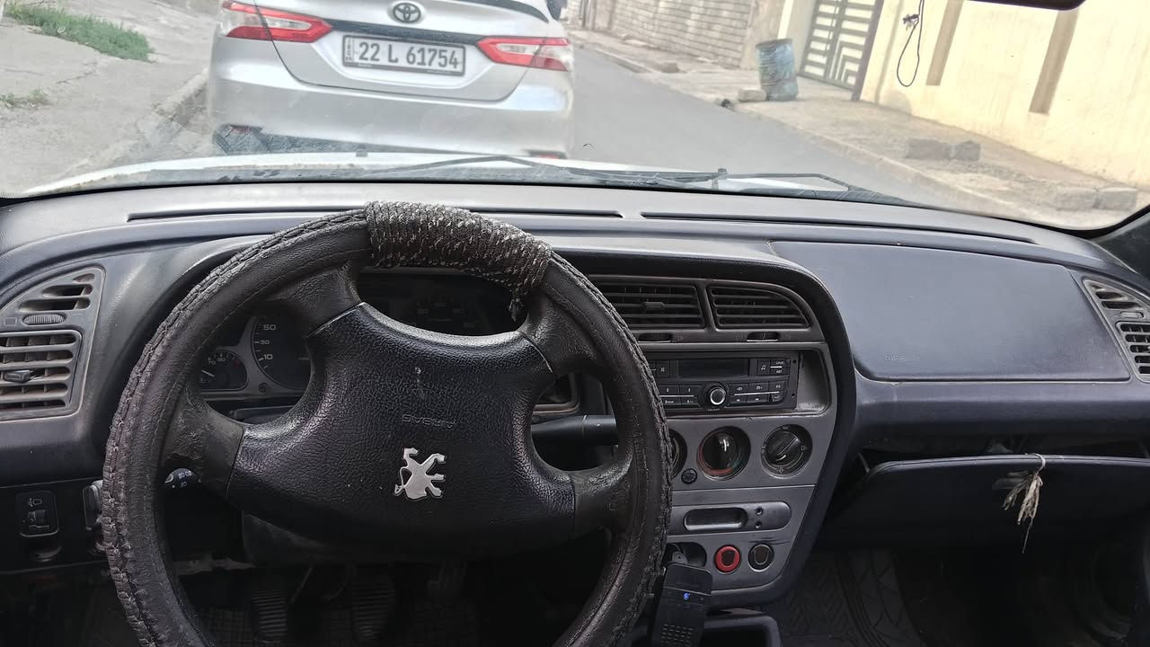 بيجو • ٢٠٠١ • رقم اخضر