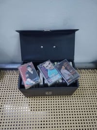 جنطه كاسيتات • جلد اصليه • ٣٠ كاسيت
