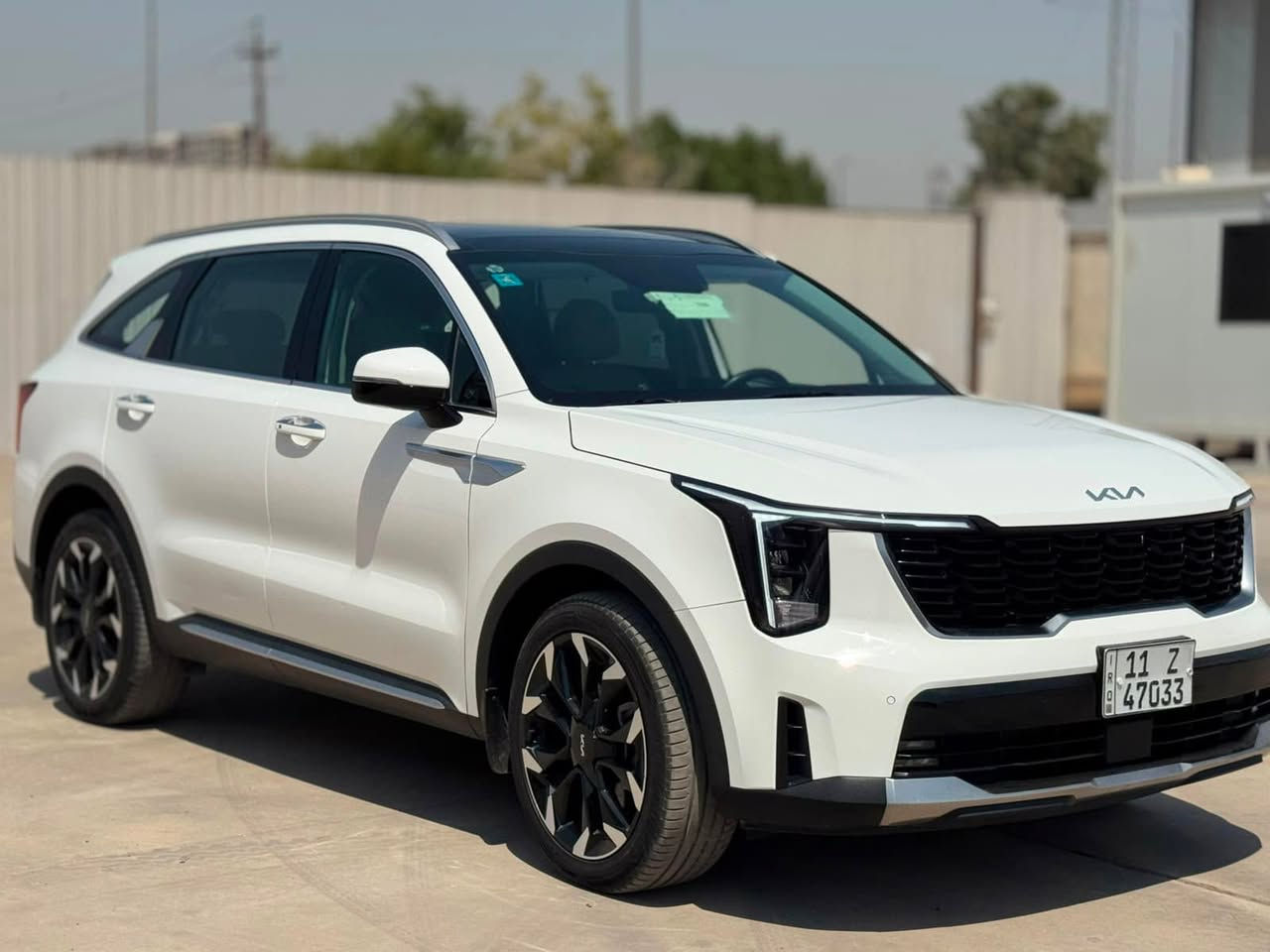 🚘 للبيع | كيا سورنتو 2025 خليجي  🚘

✨ بحالة الوكالة – استخدام شخصي – نظافة استثنائية

🔹 الموديل: 2025
🔹 اللون: أبيض لؤلؤي
🔹 الوارد: خليجي
🔹 المسافة المقطوعة: 40 ألف كم فقط
🔹 مكفولة من الصبغ

المواصفات:
✅ محرك V6 سعة 3.5 لتر
✅ جير أوتوماتيك 8 سرعات
✅ 7 مقاعد
✅ سقف بانوراما
✅ شاشة مزدوجة متصلة
✅ داتا شو (Head-Up Display)
✅ دبل كاميرا (360°)
✅ حساسات أمامية وخلفية
✅ جنوط رياضية قياس 20 إنش
✅ كشنات كهربائية مع حفظ للمقاعد
✅ 3 مناطق تبريد (تحكم مستقل بالمكيف)
✅ باب صندوق كهربائي (بصمة)
✅ تشغيل بصمة ودخول ذكي
✅ شاحن لاسلكي
✅ Apple CarPlay & Android Auto
✅ مثبت سرعة ذكي
✅ رادار أمامي ومساعد الحفاظ على المسار
✅ مراقبة النقطة العمياء
✅ إنارة LED كاملة

💎 سيارة نظيفة جداً، استخدام شخصي، لا تحتاج أي مصروف، جاهزة للفحص والمعاينة.

📞 للاستفسار والمعاينة يرجى التواصل على الهاتف فقط
***********
***********
