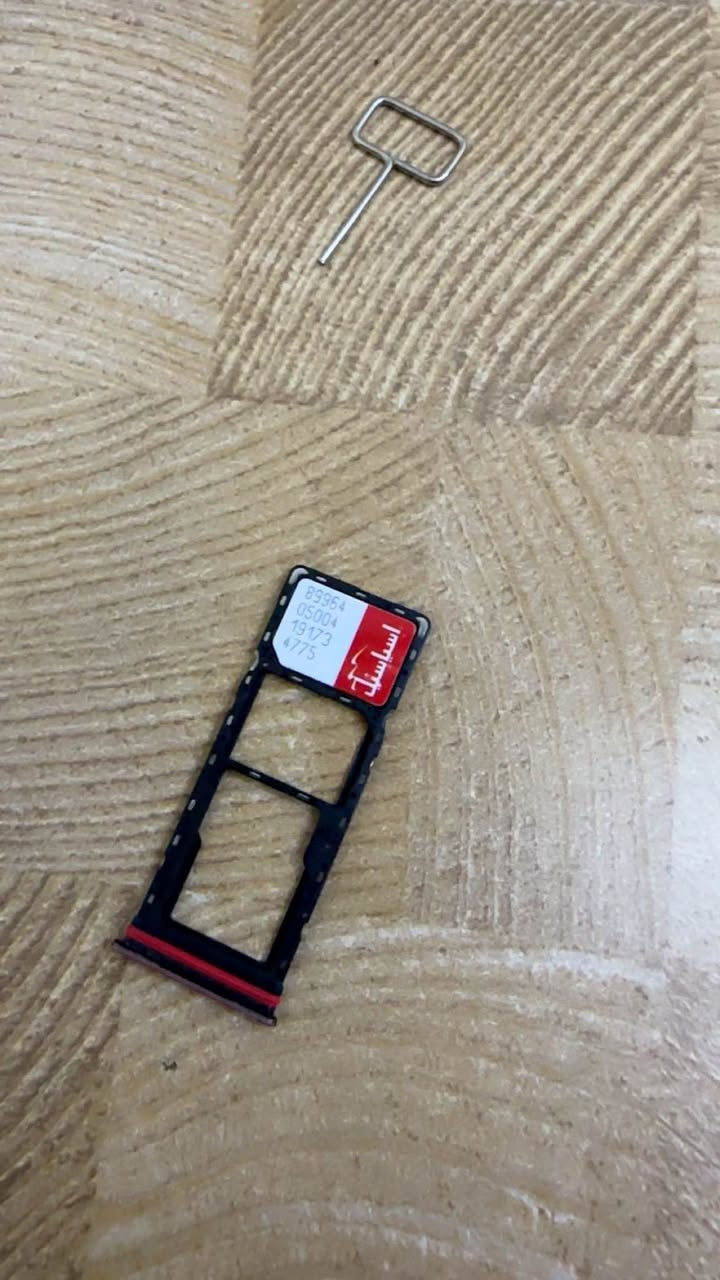 Infinix Smart 10 plus
ذاكرة 128 + 4 كيكابايت 
جهاز جديد 
معدل هرتزية الشاشة 120 هرتز 
ملحقات الجهاز سماعة + شاحن 18 واط + كيبل الشحن تايب سي 
دبل سيم كارد + بطاقة رام ميموري 4 كيكا 
للتواصل ***********
العنوان بغداد المنصور 
السعر (250) الف وبي مجال قليل للشراي بغداد, العراق
