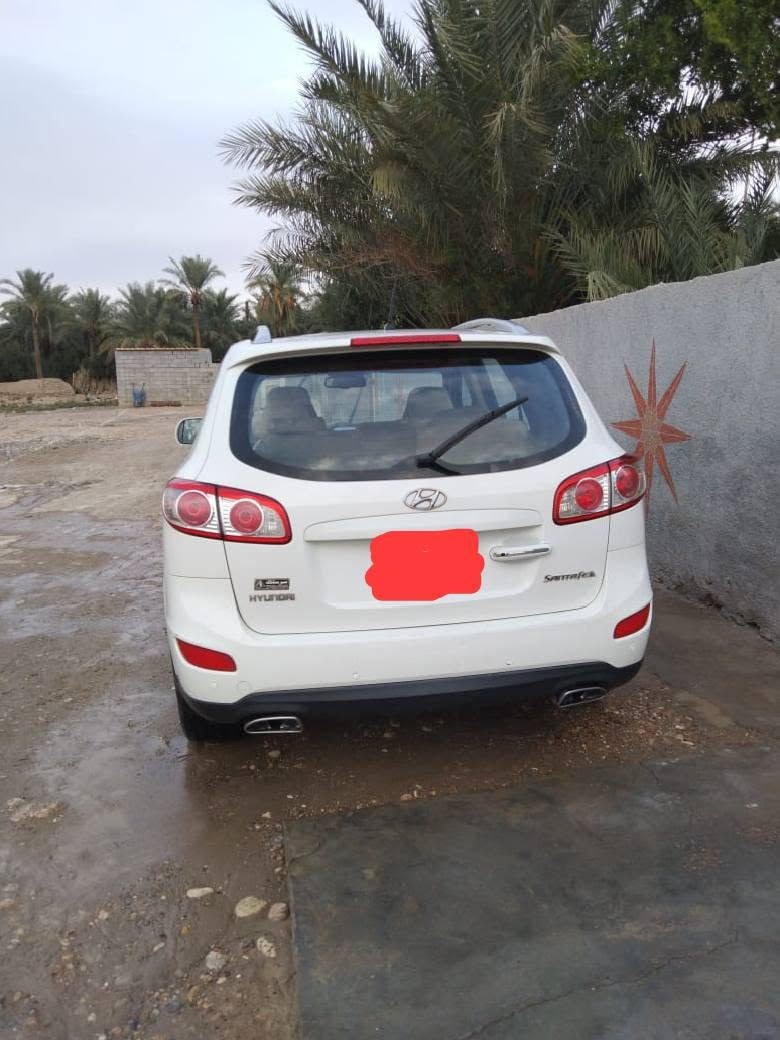 السلام عليكم السيارة كاملة ربع ما تصرف عليها
🚘 للبيع هونداي سنتافي 2011 وارد خليجي

- المحرك: 4 سلندر خليجي اقتصادي
- الحالة: السيارة جاهزة من كلشي ومكفولة بيها ملاحضات بسيطة جداً 
- النظافة: كلش نضيفه وحلوه
رقم سليمانية الجديد بأسمي  تحويل مباشر بأسمك
السعر: 135 ورقة وبيها مجال قليل

المكان: ديالى بلدروز
للاستفسار: [***********
ملاحظة.السياره كير مكينه حداديه كله كفاله ومكفوله كفاله عامه 
السياره 7 راكب 3 قطع تبريد 
المواصفات 
بصمه 
فتحه
كامره خلفيه 
4 سلندر اقتصادية
7 راكب
3 قطع تبريد 
اشاير بالمري 
مري شفط
كشنات كهرباء 
عينة تبريد كهرباء 
تبريد ثلج 🥶
وباقي المواصفات معروفه

