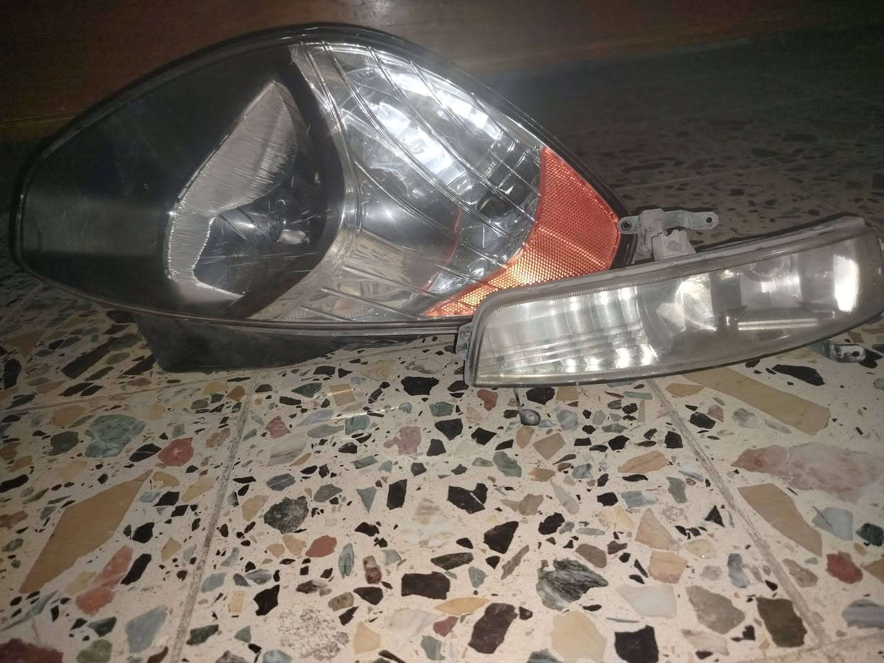 اكسنت ٢٠١٠ • قطع غيار • واتساب