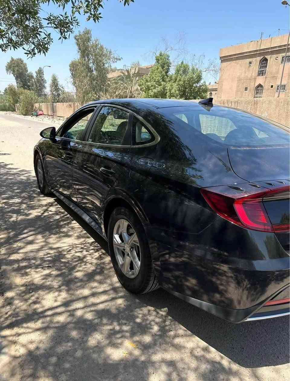 سوناتا 2021 رقم اربيل 
نص مواصفات اوتو هولد تحديد مسار رادار و غيرها من المواصفات 
سيارة جديده تبريد ثلج صدر جديد
 حادثها جاملغ امامي فقط بارد و بدون ايرباك 
ماشيه 87000 ميل 
السعر / 148 ورقه

مكانها بغداد سبع ابكار قرب الجامعه العراقيه 
*********** بغداد, العراق
