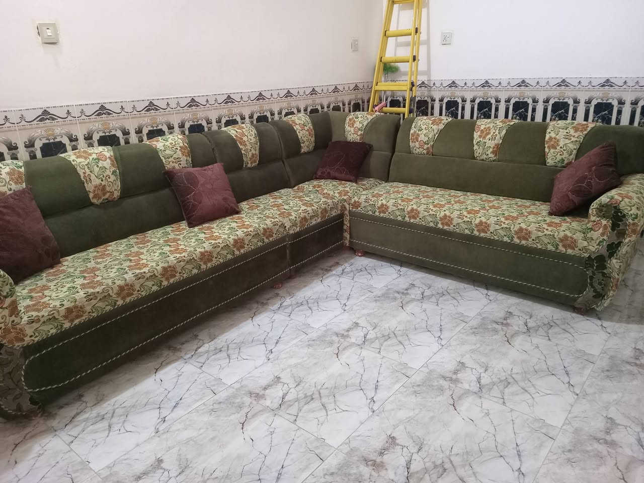 ديوان للبيع ١٥٠ الف
***********
