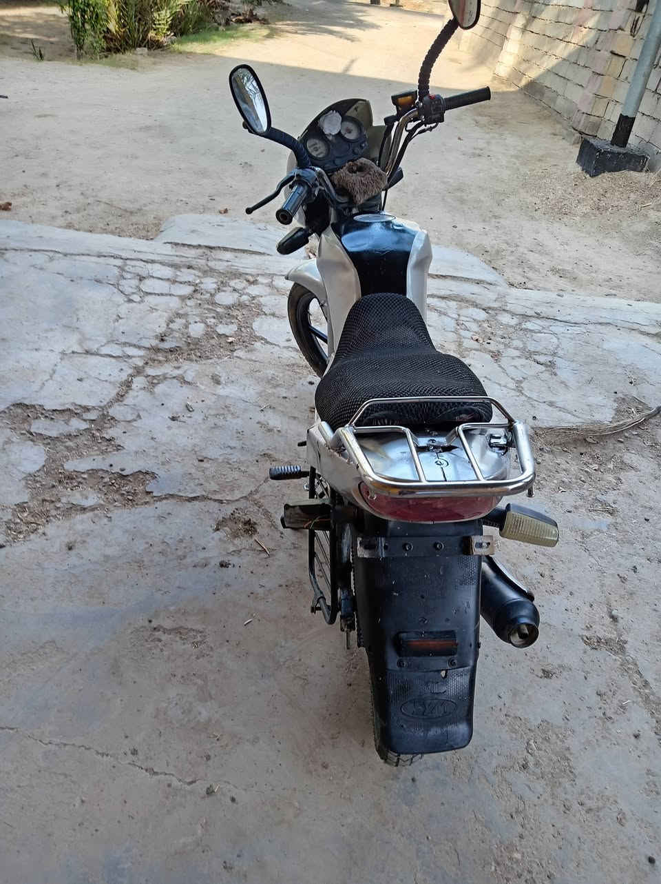 سلام عليكم سايم للبيع محرك لاتنقيص ولا تبخير السعر 350 قفل مكاني عامريه الفلوجه للتواصل
***********
