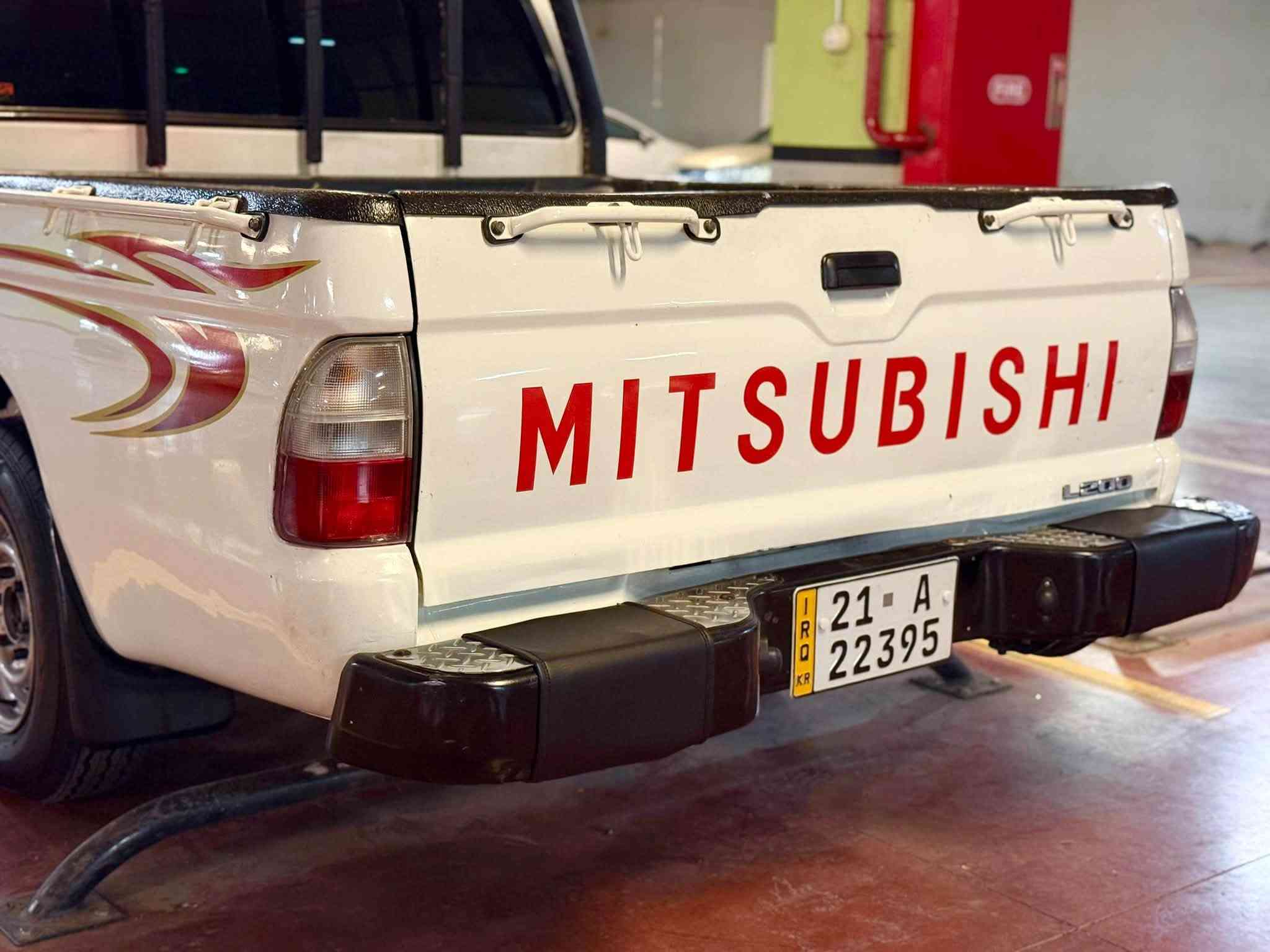 MITSUBISHI 2002
میتسوبیشی (٢٠٠٢)

بێ دەعم بێ لێدراو

یەك دینارمەسرەفی تیانیە

تەنهاسەنەوی بەسەرچوە

سەیارەکە لەڕەسمەکان جوانترە

گێڕومەکینەوتەقەوڕەقەی بەشەرت

چرکەی تیانیە باوڕناکەم لەجوانی 

ڕەفیقی هەبێت وەک بۆیاخ دوسێ پەڵەی هەیە 

خۆم کردومە بۆزانینی نرخ پەیوەنی بکە 

☎️(***********)
