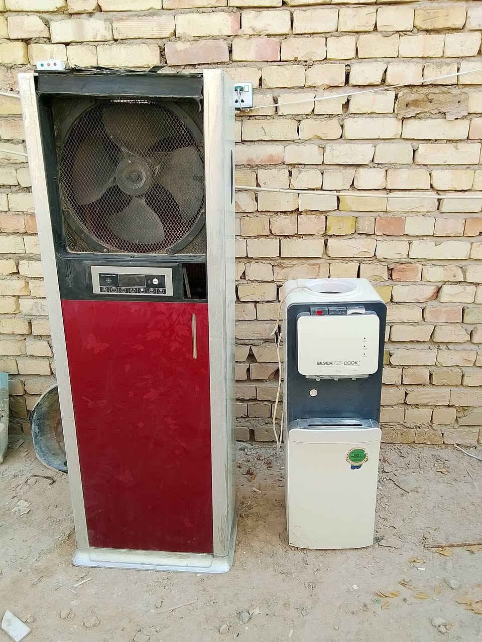 سلام عليكم طباخ نضيف جديد شرط فحص وشغل فريش المصري الاصلي +براد ماء شغال شرط فحص وشغل سعر خاص مكاني بغداد مدينة الصدر ***********
