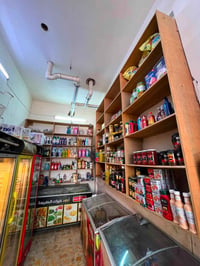 اسواق للبيع عدم التفريغ في منطقه شعب عماره بناء جديد ايجارها 150 الف ب...