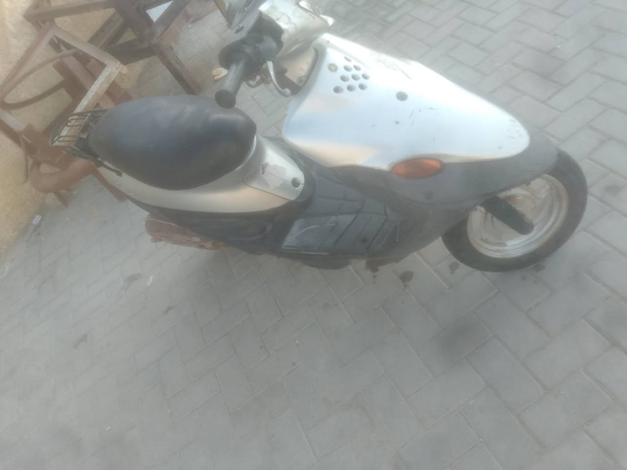دراجه بيجي بلاديه 
مفتوحه مره وحده 
كهربائيات شغالات
دراجه حلوه ومابيه 
قطعه تجاريه 
تواير جدد 
بيه فقط 
شويه كابريتر 
لازم يتقسم الهوه مالته 
لان سلولي مو ثابت 
سعر 250 وتسوه اكثر 
شراي *********** 
عنوان سماوه حي الحكم 
تصال واتساب موجود
