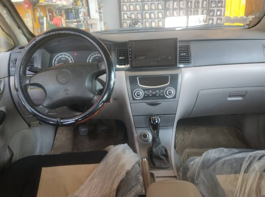 جيلي موبل 2014سياره كلين بدون صبغ وضربه بيها دفتر بنزين سياره حيل نظيف كير عادي محرك نظيف شرط تحويل 
رقم موبايل 
***********
*********** كركوك, العراق
