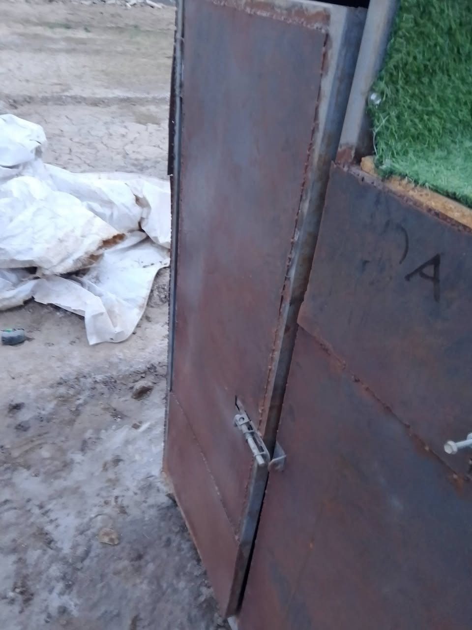 تايرات • مخزن • ١٥٠×٢٥٠×١٨٠سم
