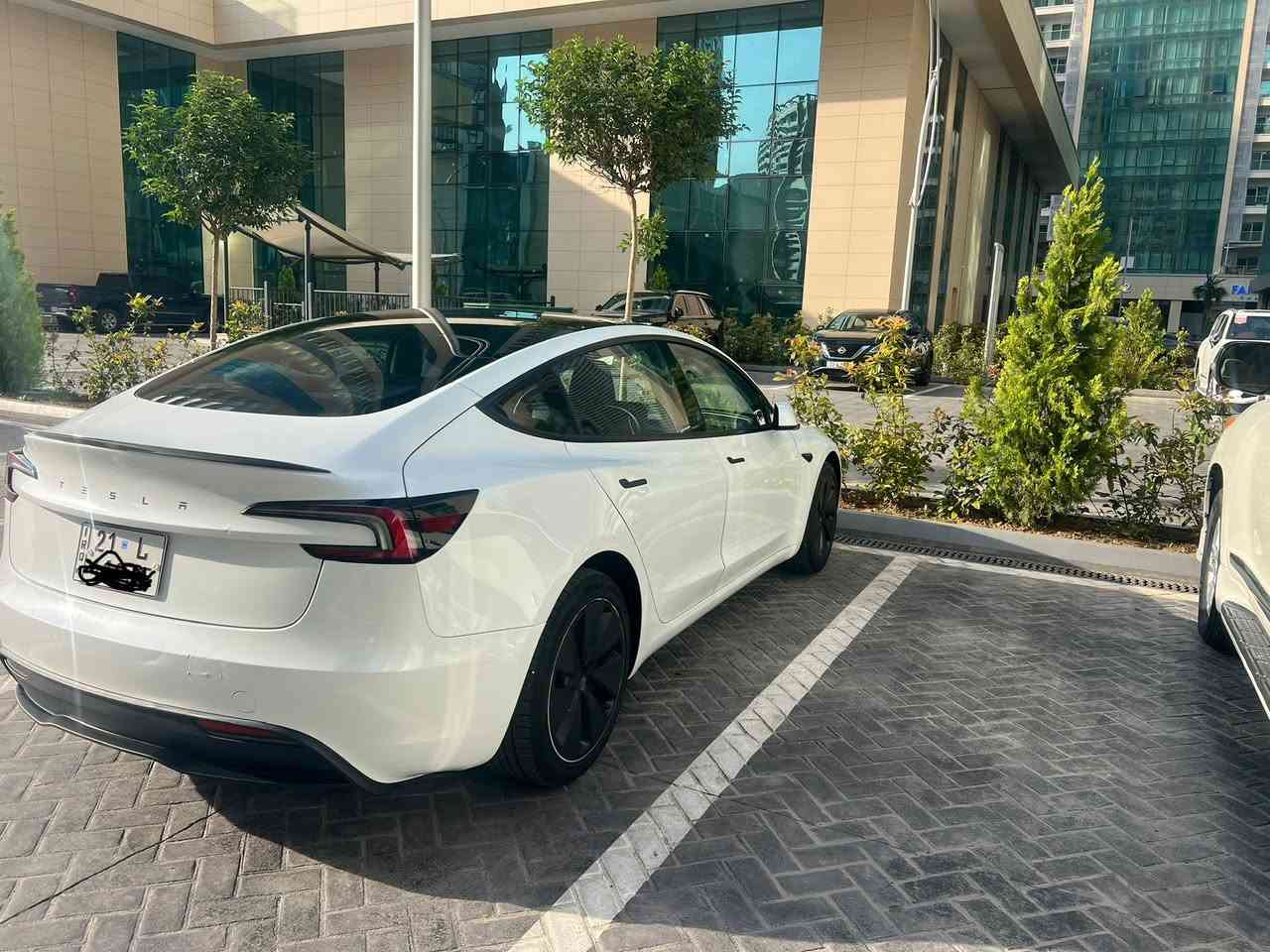کوردی /عربی
*********
دروستكراوي :- tesla 
مۆدێل :- model 3 
ساڵ :  2024  
بزوێنەر : single motor 
بگۆری بزوێنەر : Automatic 
سوتەمەنی : کهربائی 
نرخ : 19500$
دۆخ : بەکارهاتوو
ماوەی ڕۆشتوو: 27 مایل
تابلو ئوتومبێل : ره قه م   
٣ پارچه ى بوياخه كه ليرى امريكايه بى ناو بى ايرباگ
***********
النوع :-Tesla 
المودیل :- model 3
السنة : 2024
المحرك :   Single motor 
ناقل الحركة: Automatic
نوع الوقود : کهربائی
الحالة: المستخدم 
السعر: 19500$
عدد اميال :   27 مایل      
رقم السیارە: ره قه م  
3قتعه سبوخ كلين امريكا بدون داخيلى بدون ارباك
**********
***********
