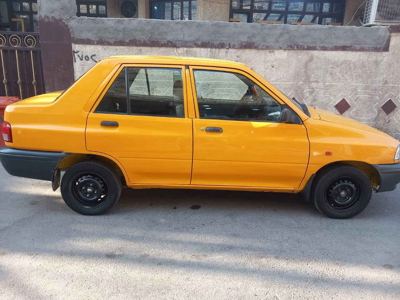 سلام عليكم سياره سايبا للبيع موديل2022  ماشيه 93 رقم بغداد بأسمي سياره مكفوله  كفاله عامه ماعدا بارد بلجاملغ لامامي  تبريد ثلج سياره خيرمن الله 

سعر 57$وبيهه مجال حك جيه مكان بغداد دولعي/ للاتصال ***********
