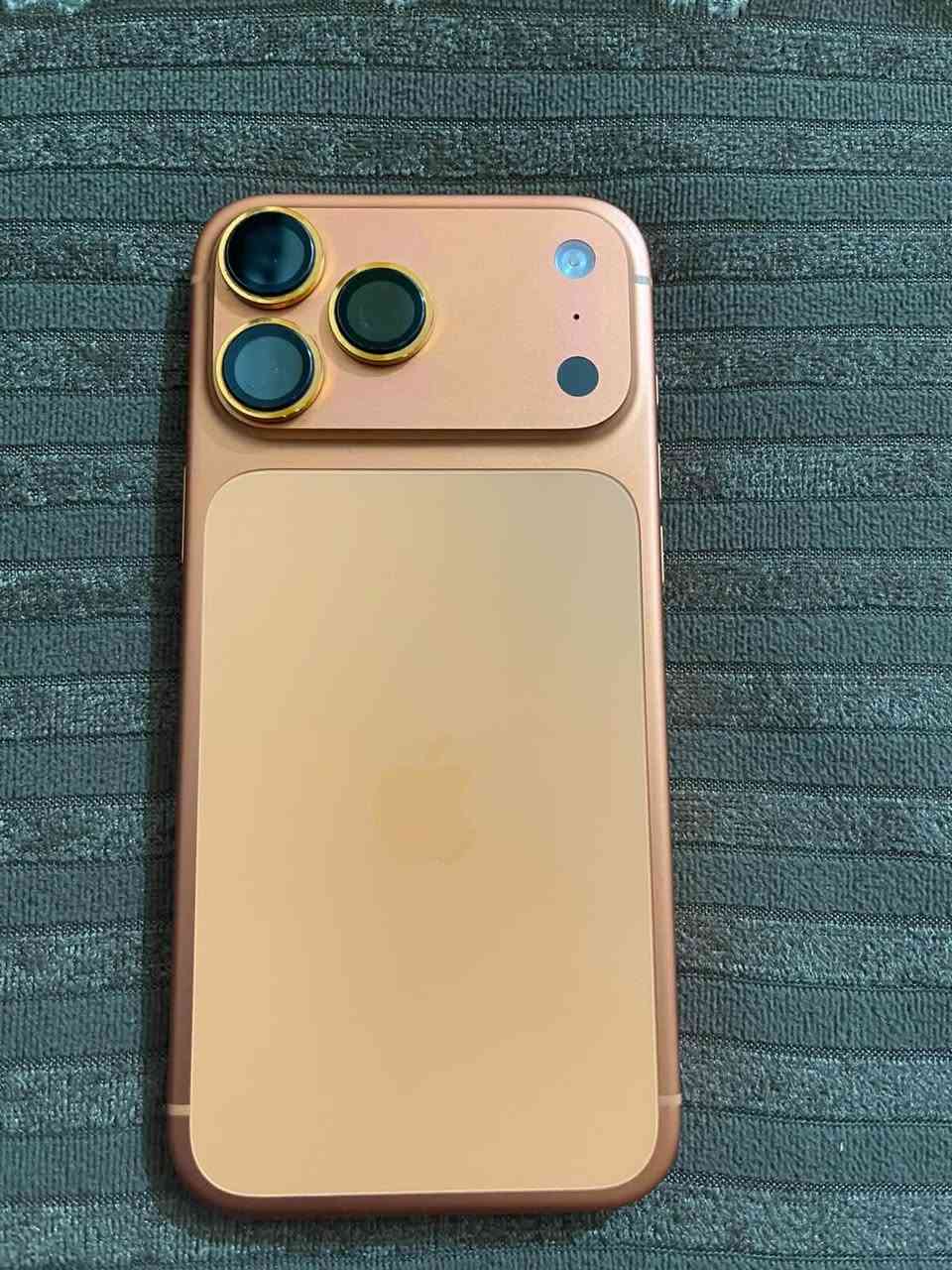 السلام عليكم جهاز ايفون 17pro mas
Esim ذاكره 256  
غراضة كامله 

بطارية 98‎%‎ جهاز نظيف جداً ماعدا طخه خفيفه بالاطار موضحه بالصور السعر 1650 وبي مجال بسيط 

للتواصل خاص 

او الاتصال ع الرقم ***********
