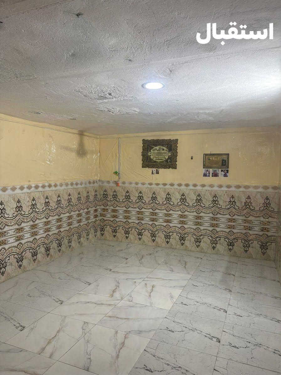 دار للبيع طابق واحد المساحة ١٠٠متر طابو صرف يتكون البيت من غرفة وصاله واستقبال ومطبخ وصحيات حالة البيت نضيف العنوان التضحية شارع العياده قرب صيدلية هدير السعر 75 مليون للاستفسار ***********
