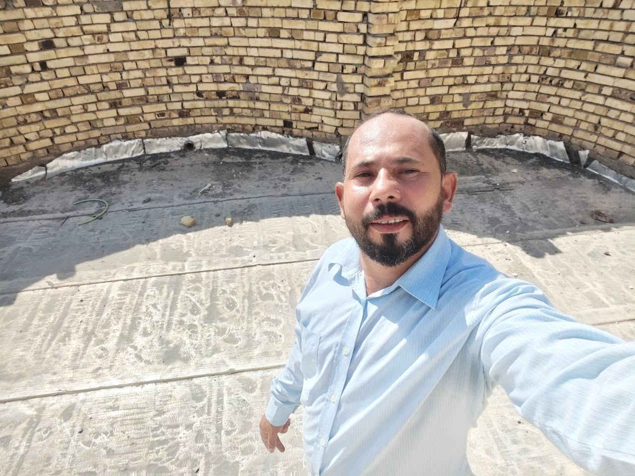 اليوم 8/23
اشتغلنا اليوم أجلكم الله صحيات بيت أبن الأخت أحمد بريسم ابو جعفر المطوگي
وبيته مشتغله قبل ما يقارب تسع سنوات من عام 2018/2017
 عمل في مادة للايزوكام كما هو 
لم يحدث أي شيء للسطح حتى لم نصلح ولا متر واحد 
الحمد لله 
عملي في هذه المادة مضمون وناجح مئة بالمئة بخبرة عشر سنوات 
وبكادر متمرس وذو كفاءة عالية بل منقطعة النظير 
سارع بالعمل قبل حلول موسم الشتاء والرطوبة 
للحجز والاستفسار الاتصال 
***********= ***********
بإدارة وإشراف الحاج ناصر الطائي ابو مصطفى 
ونسألكم الدعاء
