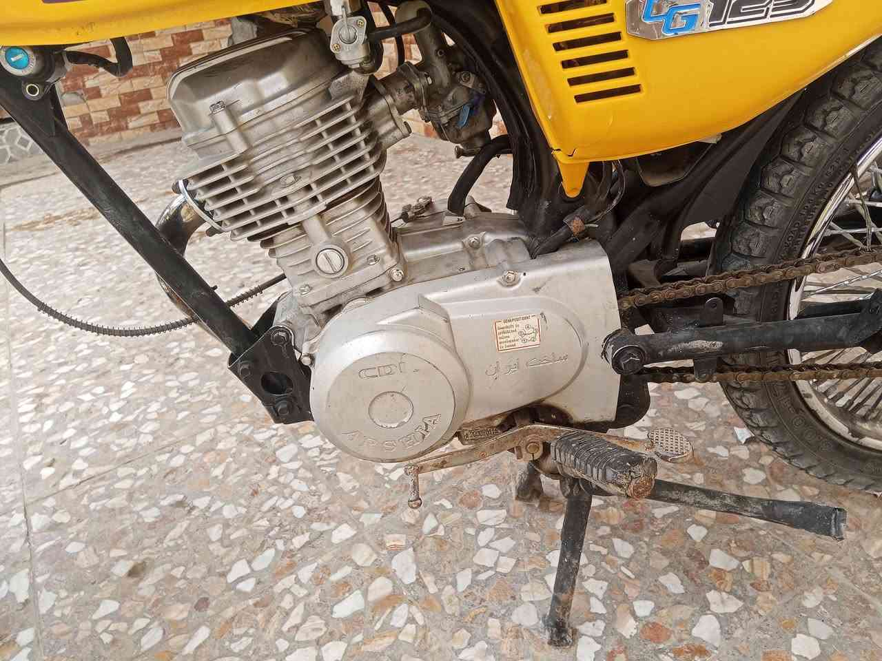 شاصي نضيف • محرك ما مفتوح • دراجة
