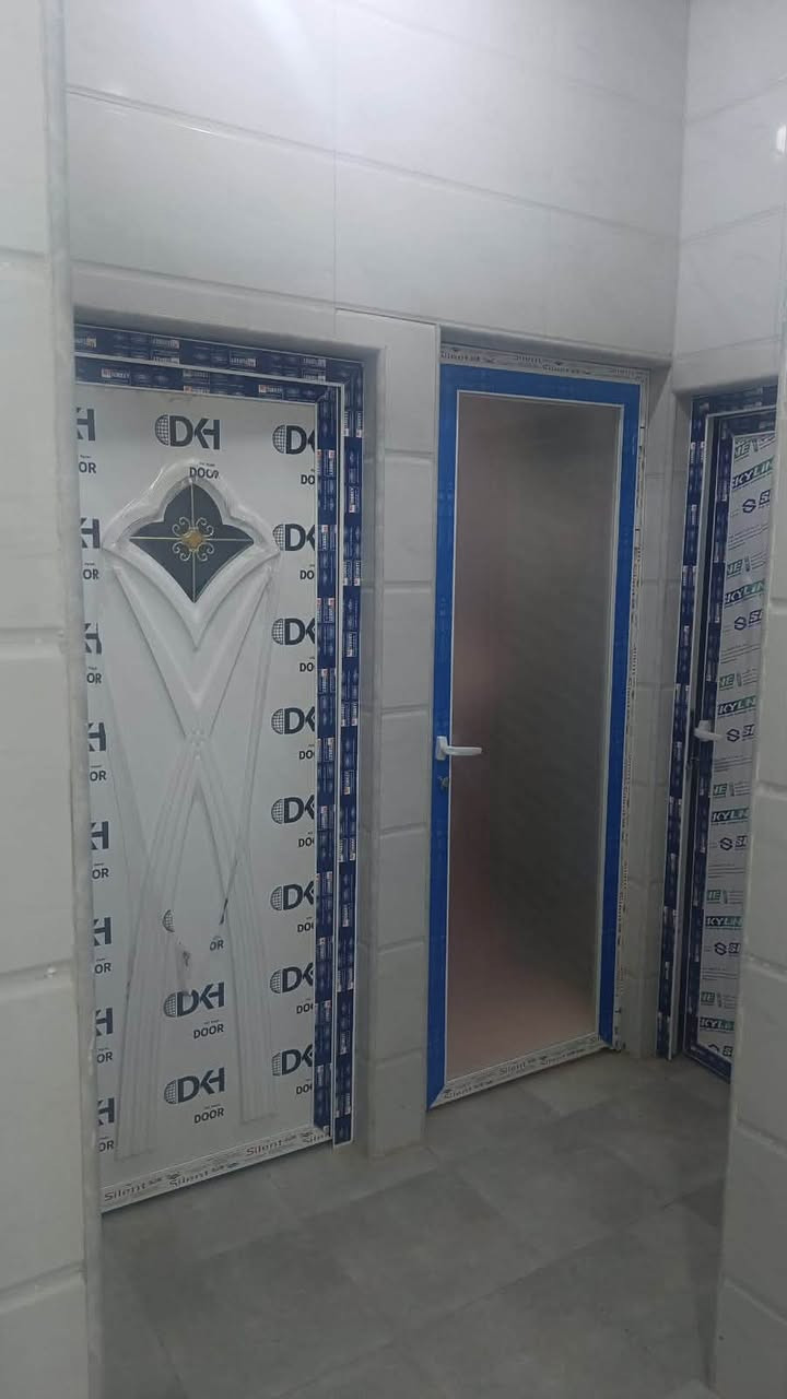 تحية طيبة لمتابعينا الكرام
متوفر دار سكن للبيع أو مرارس 
مجمع الخير قرب المولده بناء حديث2025 مساحته 200
طابقين ًً..الطابق الأول 
غرف نوم 2
استقبال 
صاله
مطبخ
صحيات2
طارمه
الطابق الثاني 
غرفه
صحيات
السعر140مع مجال
للاستفسار مراجعه مكتب ابو سلام 
للعقارات سماوه حي الصدر قرب فلكه ساعه مقابيل مطعم دجله
اتصال ***********
واتساب***********
