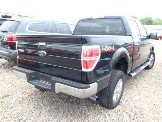 السلام عليكم 
للبيع فورد F150 2013 وارد امريكي حادثها موضح بالصور فقط كردحه . 
السياره باب طويل بدي قصير . 
رقم بصره الدولي الجديد باسمي . هزه جديده . صدر امامي خلفي جديد تخم تاير جديد . مشط ستيرن مبدل جدد . 
محرك 3.5 . 6 سلندر تون تيربو . 
كير تعليك . تبريد ثلج . ماشيه 160 الف 
محلاضه / السياره جاهزه من جميع النواحي 
مواصفات السياره . 
شاشه كبيره . كامره خلفيه . تحكمات ستيره جهتين . كروز سرعه . اتركشن كونترول . 
ويل كب مال شكل الجيديد + تخم تاير جبلي . كشن كهرباء تبريد بيانو . 
مراصفات الفورد الستندر . 
مكان السياره بغداد السعر135
للستفسار *********** متوفر واتساب
***********
