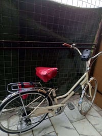 باسكل للبيع مع ام بي ثري وحقيبة 07713222400
