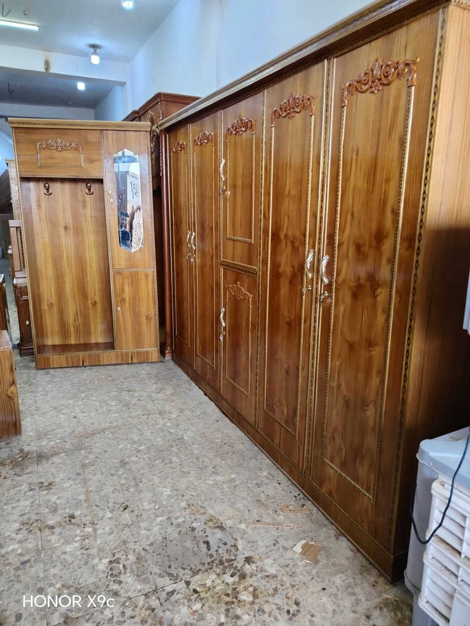 السلام عليكم غرفه كامله ام الخمس بيبان شغل درجه ثانيه مستعمله شهر واحد جديده كلش نظيفه كلش مستعمله غرفه جاهزه وكامله اي نقص ما بيها الوجه صاج خمسه ملم موديل حديث نظيفه كلش شغل سوقي جاهزه وكامله سعر 650 شامل الشد والتوصيل مجاني داخل النجف والشراي يتصل ***********
