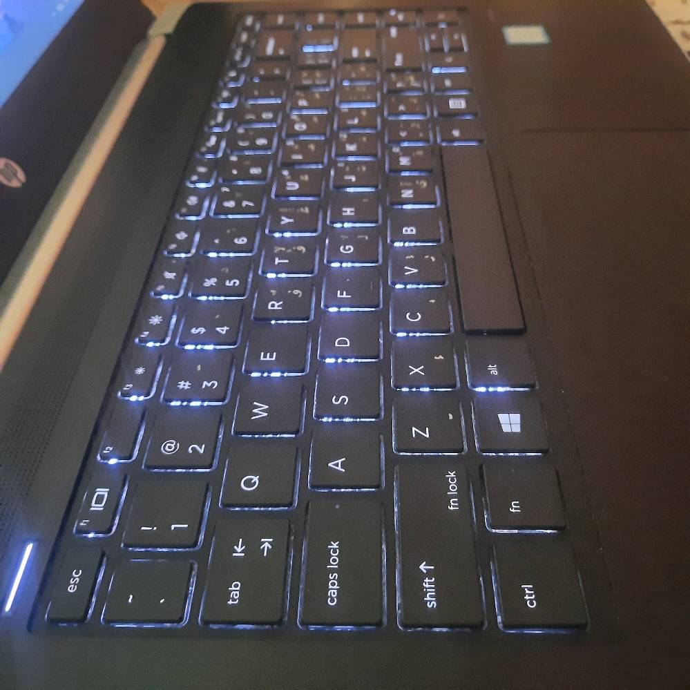 لابتوب كور اي 5 جيل ثامن رام 8 تخزين 256GB nvme
تگدر تكتبلي الموديل الكامل بالضبط: HP ProBook 430 G5 لو أكو إصدار/كود ثاني بيه؟: 
Hp probook 430 G5
شنو حالة الجهاز بشكل عام: اكو خدوش، كسر، بطارية ضعيفة، حرارة، أو أي عطل بالكاميرا/السبيكر/المايك؟: 
نظيف خالي من المشاكل
البطارية شكد تدوم تقريباً على الاستخدام، ويفضل يشتغل على الشاحن والبطارية بدون مشاكل؟: 
بطاريه تدوم ساعتين واكثر
وين موقعك بالضبط شنو المدينة/المنطقة، وهل أكو مجال للفحص قبل الشراء أو التوصيل؟: 
بغداد الحسينيه 