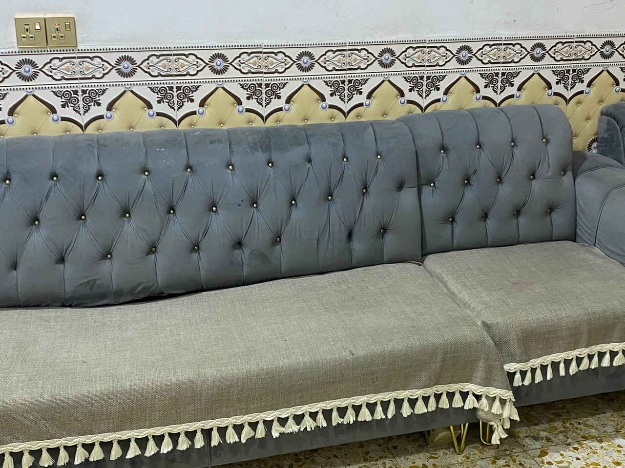 السلام عليكم تخم للبيع نضافه ٦٠ للاستفسار الاتصال***********
