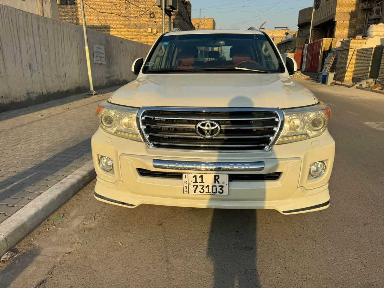سلام عليكم لاندكروز موديل٢٠١٣ كفاله عامه عده الدعاميات صبغ جماليه فقط ساز رقم بغداد باسمي الموصفات فول للاخير محرك٦ 
ماشيه ١٠٨  كراسي كهرباء ٨ ايرباك شاشه كامره مري قلاب داخل قرميدي وبعد بيه الموصفات المعروفه سعر ٣١٥ وبيه مجال رقمي***********
